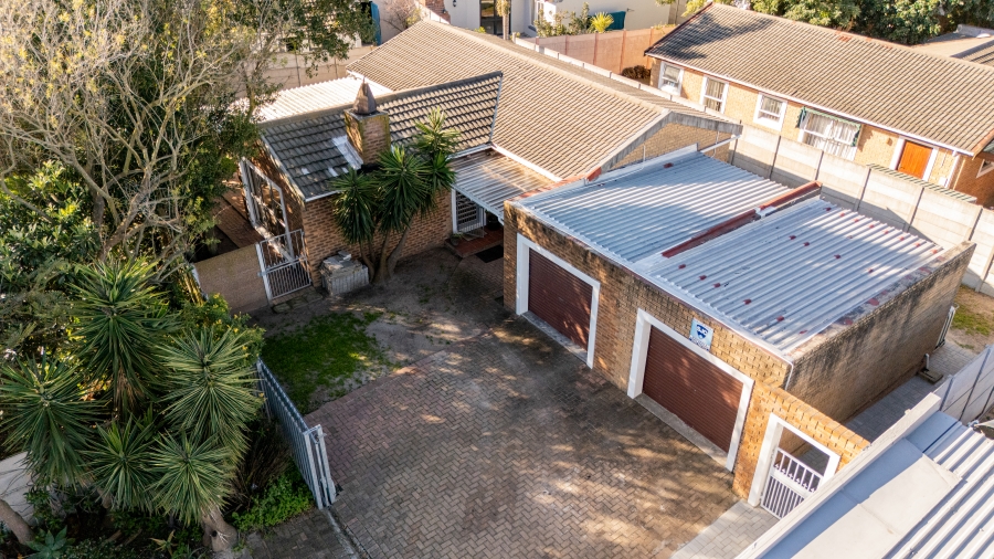 2 Bedroom Property for Sale in Oakglen Western Cape
